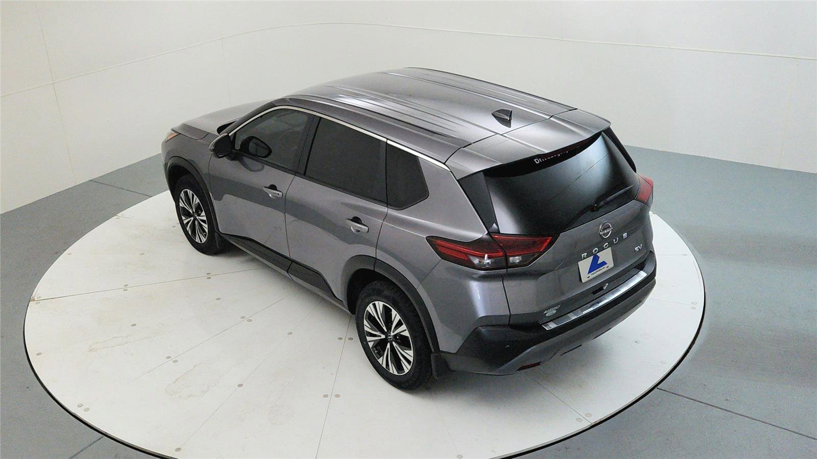 Used 2023 Nissan Rogue SV image 14