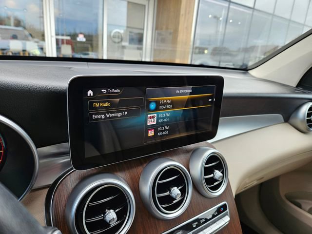 Used 2022 Mercedes-Benz GLC 300 4MATIC image 23