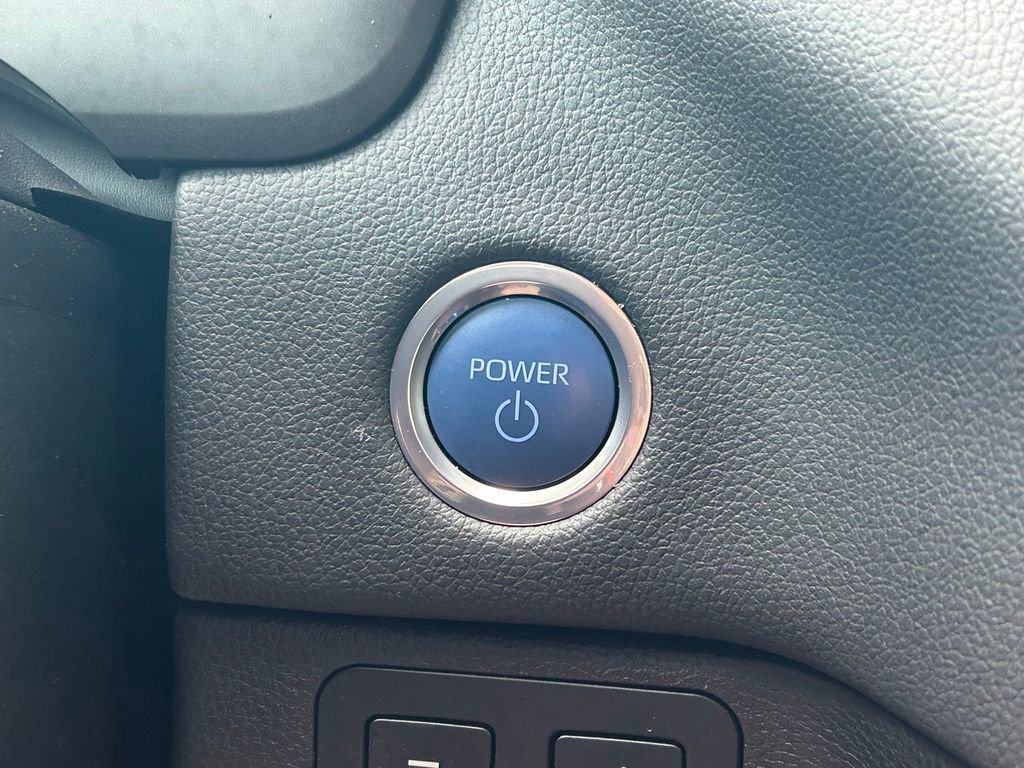 Used 2024 Toyota Tundra Limited AWD/4WD image 31
