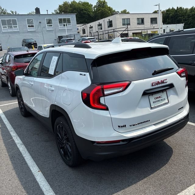 Used 2023 GMC Terrain SLE w/ Elevation Edition AWD/4WD image 4