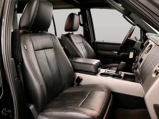 Used 2016 Ford Expedition XLT w/ Equipment Group 202A AWD/4WD image 8