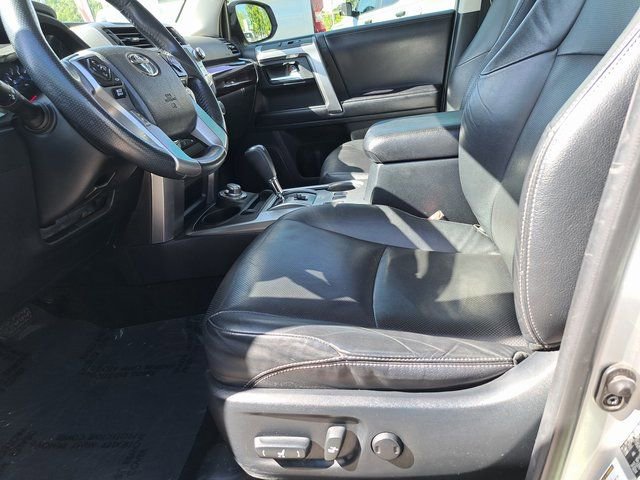Used 2017 Toyota 4Runner Limited AWD/4WD image 28