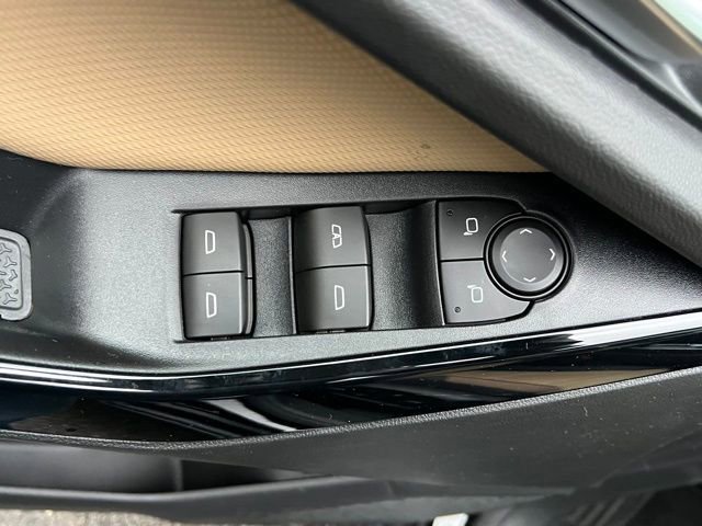 New 2026 Chevrolet Equinox ACTIV w/ Convenience Package III image 17