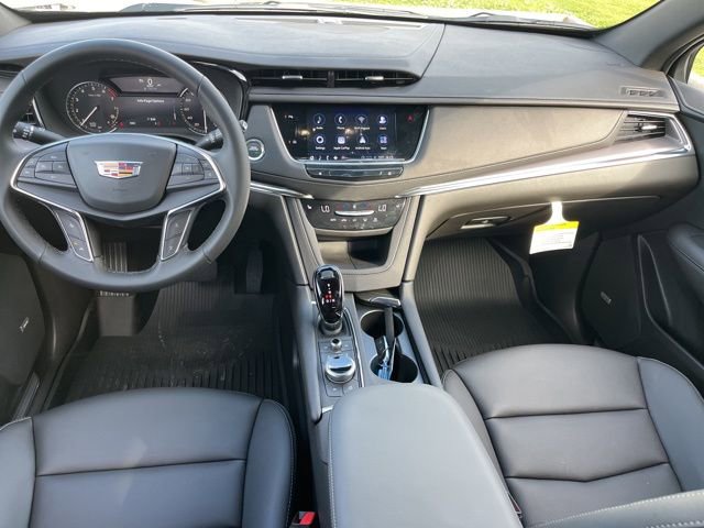 New 2026 Cadillac XT5 Luxury w/ LPO, ONYX Package image 31