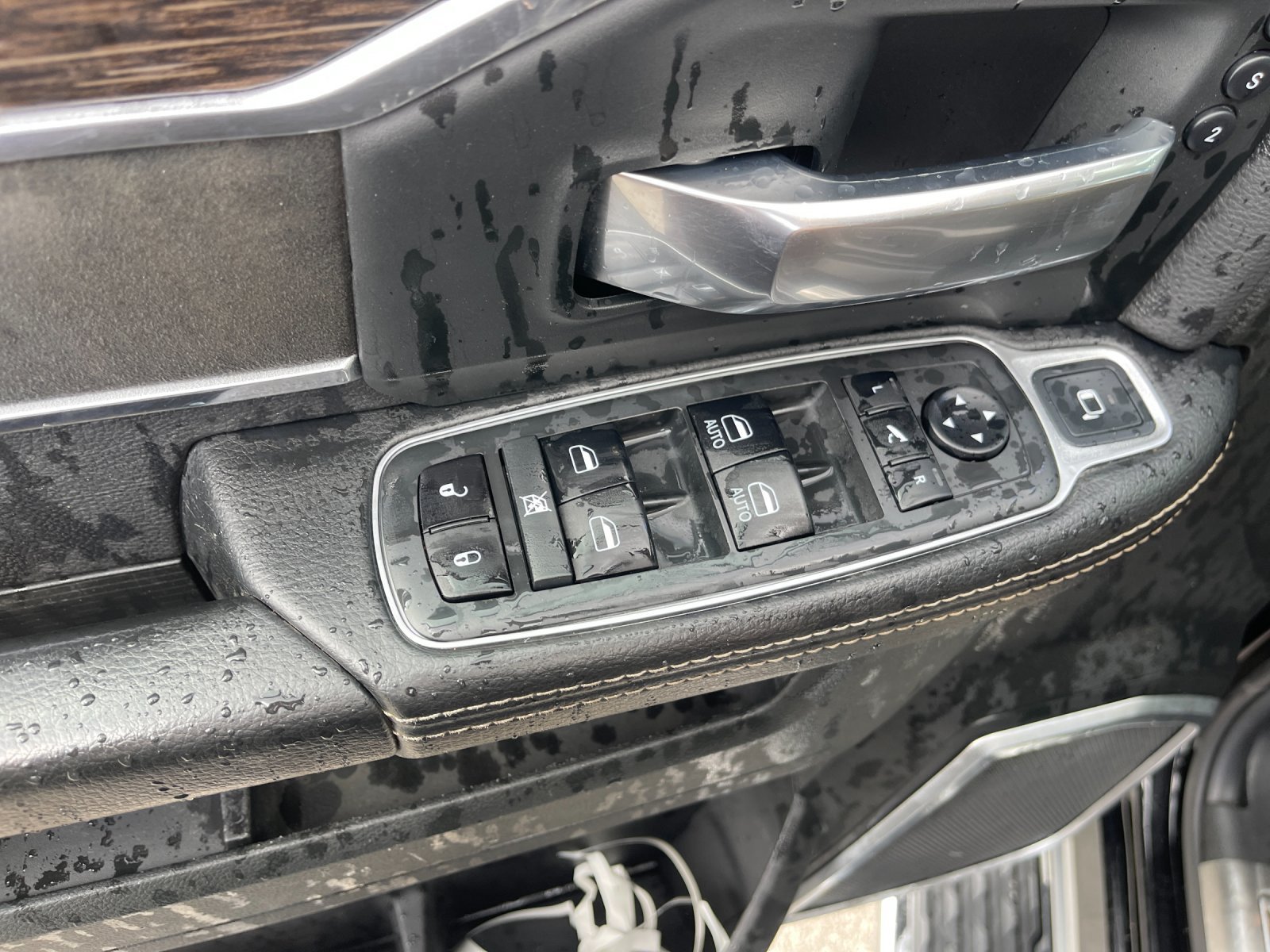 Used 2020 RAM 2500 Laramie AWD/4WD image 12