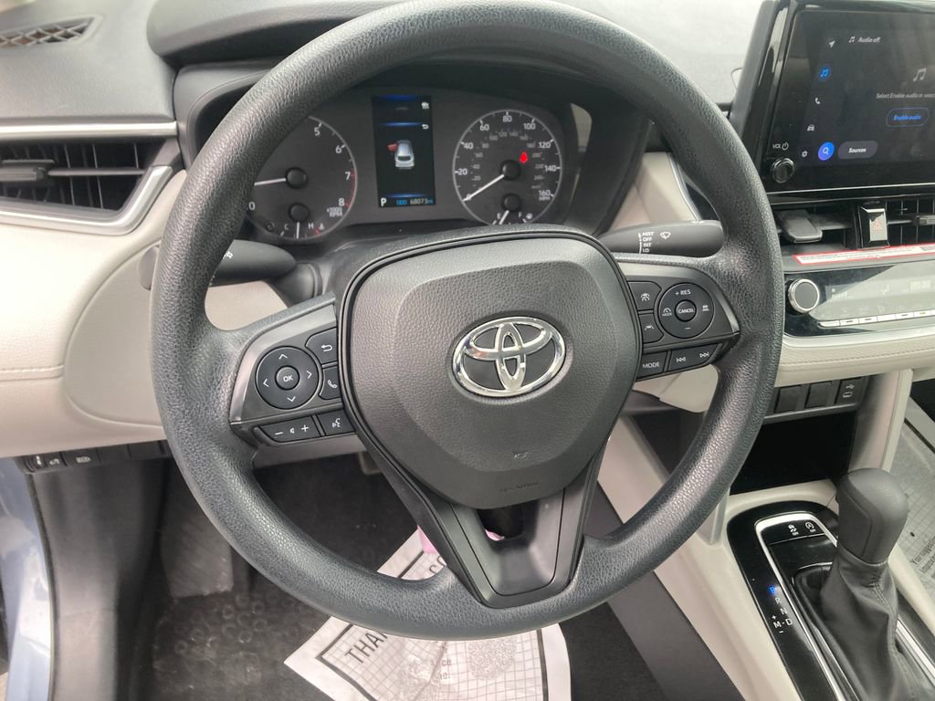 Used 2023 Toyota Corolla Cross L image 18