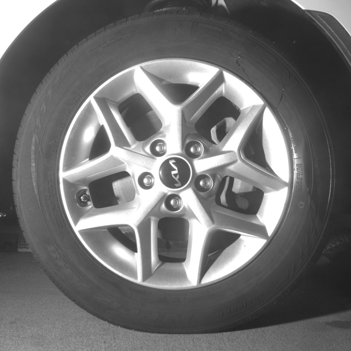 Used 2025 Kia Soul LX w/ LX Technology Package FWD image 13