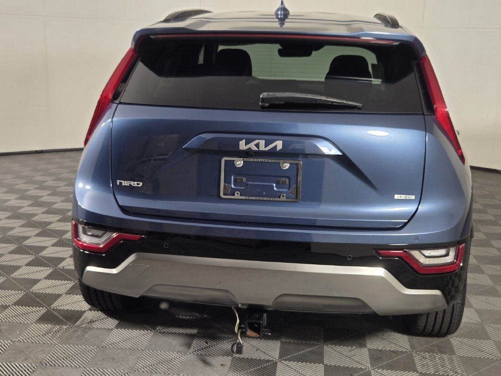 Used 2023 Kia Niro SX Touring FWD image 6