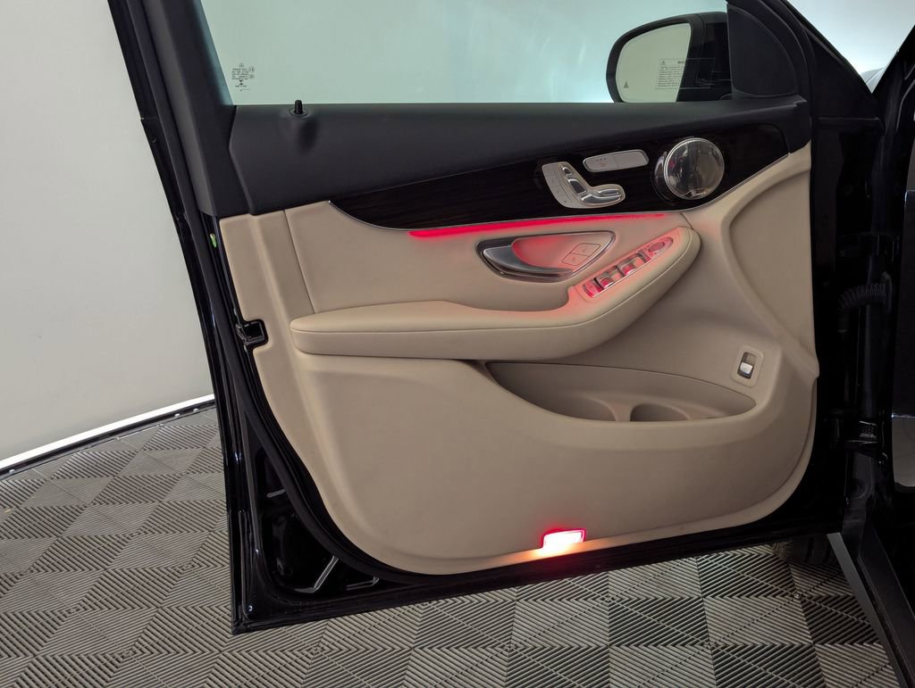 Used 2020 Mercedes-Benz GLC 300 image 86