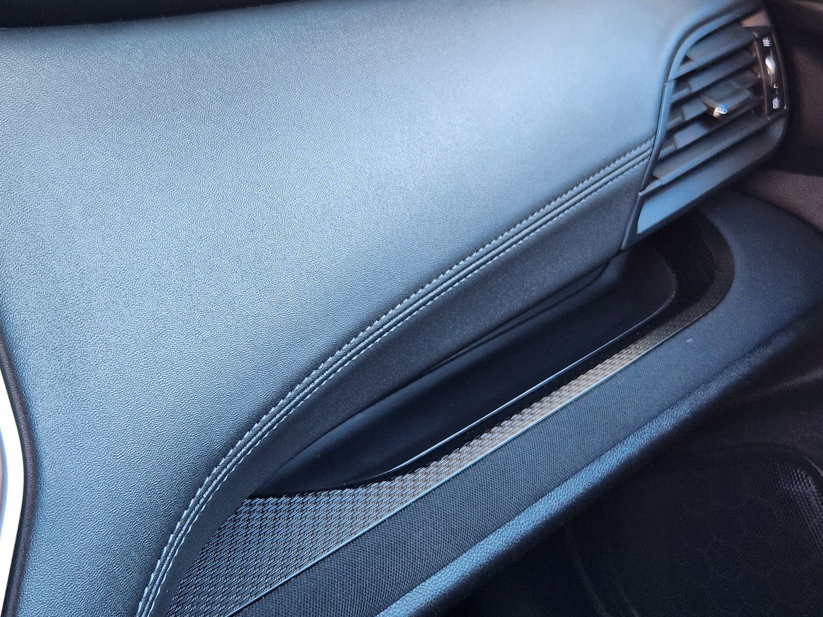 Used 2023 Subaru Outback Premium image 26