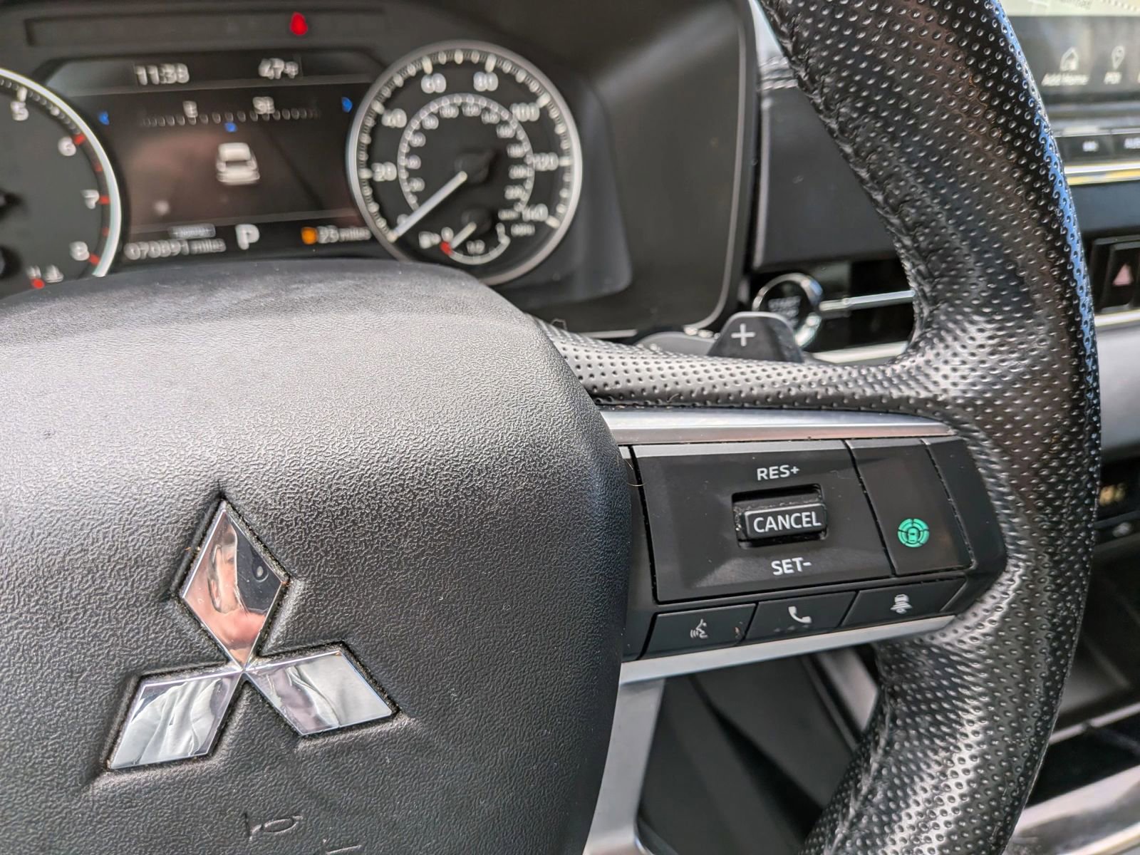 Used 2022 Mitsubishi Outlander SE image 47