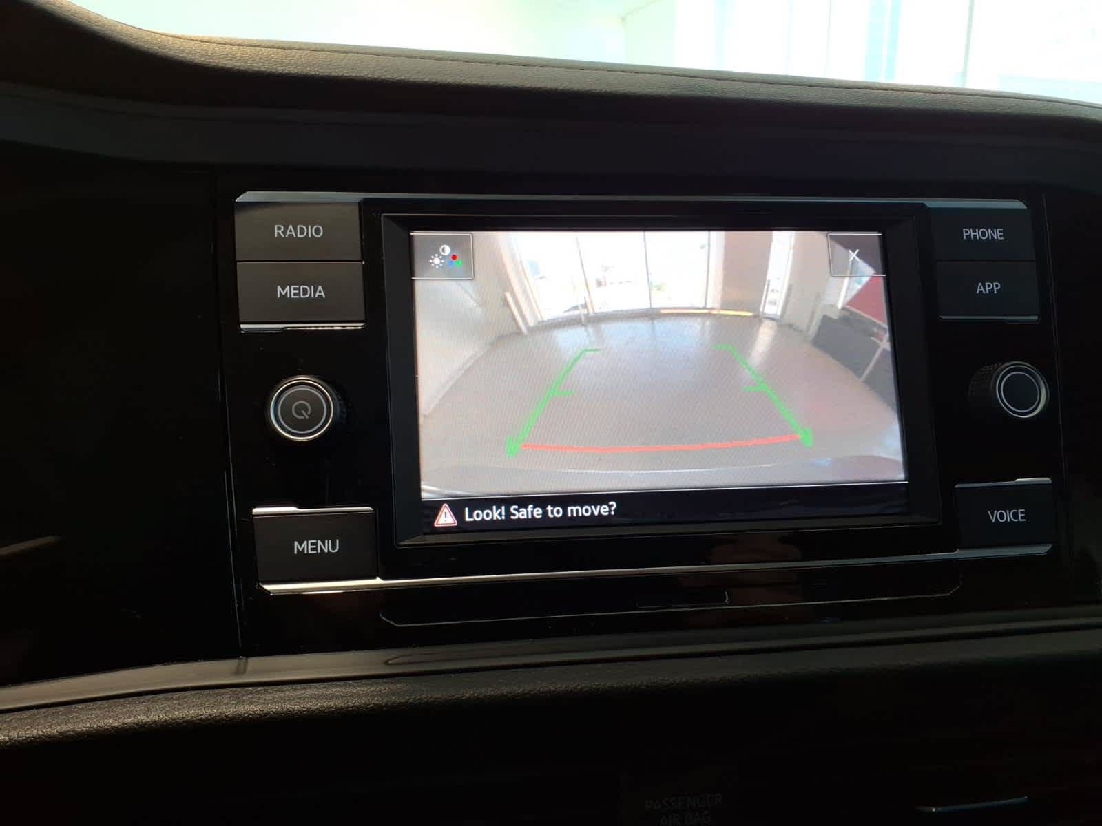 Used 2023 Volkswagen Jetta SE w/ Panoramic Sunroof Package FWD image 20