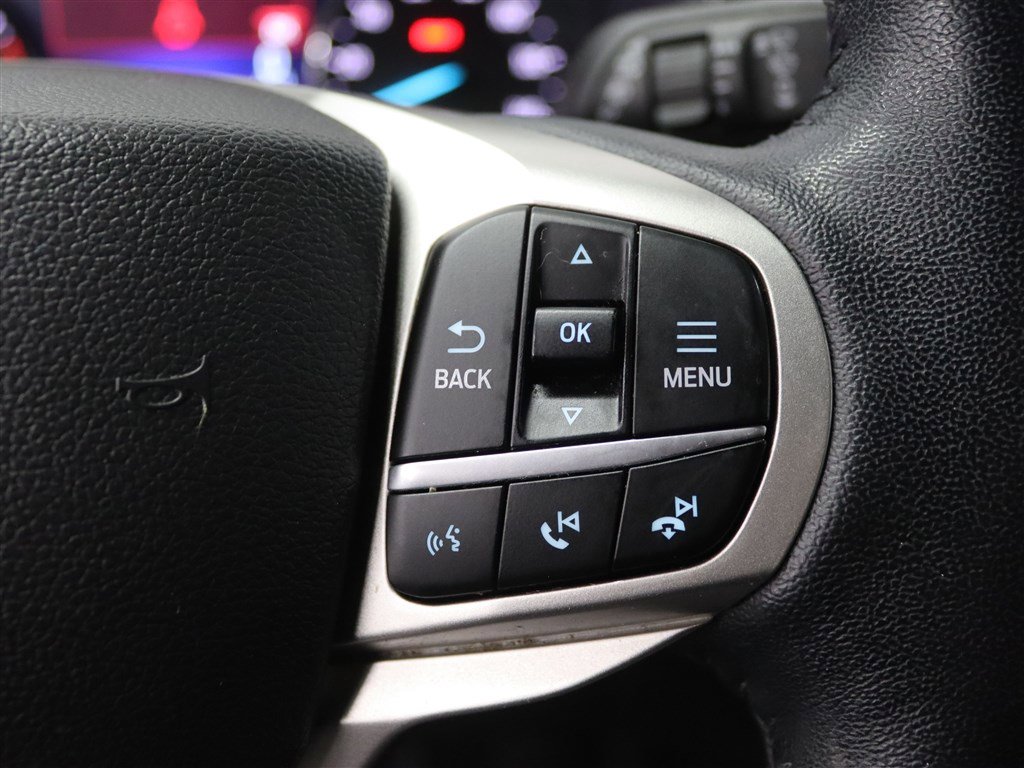 Used 2022 Ford Explorer XLT w/ Equipment Group 202A AWD/4WD image 31