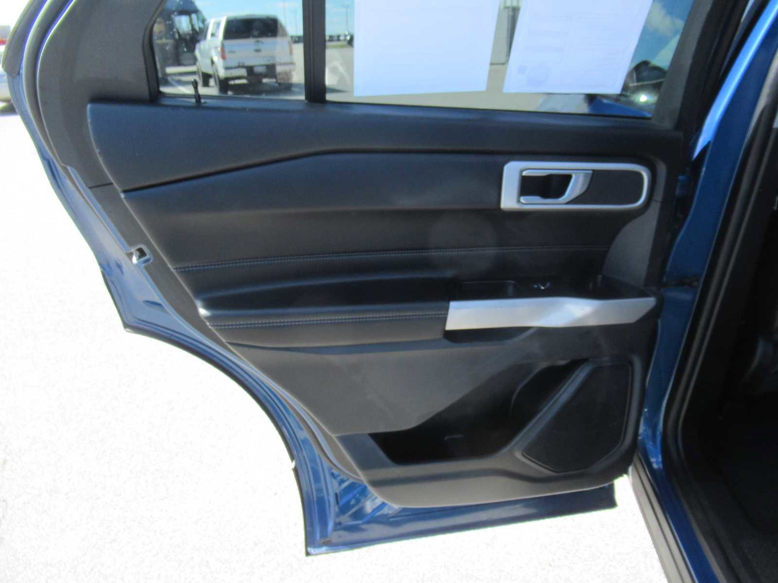 Used 2022 Ford Explorer XLT w/ Equipment Group 202A image 22