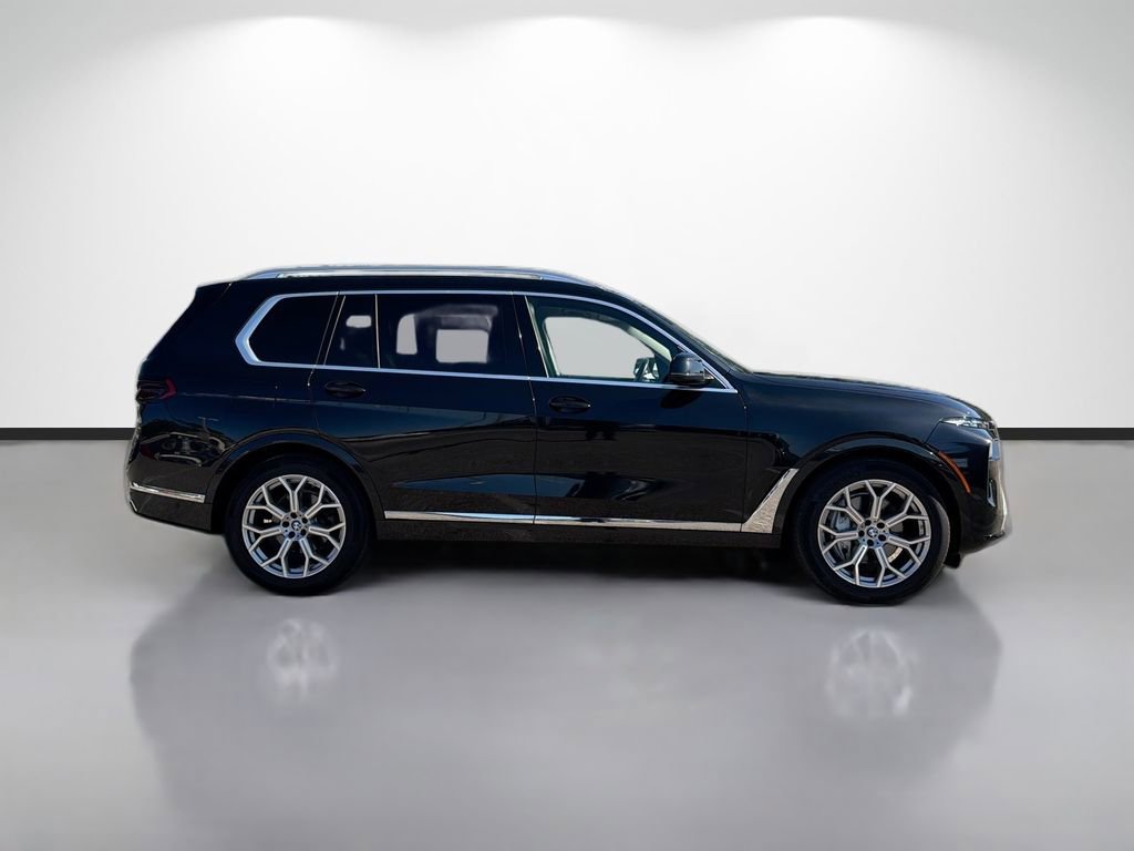 Used 2023 BMW X7 xDrive40i image 2