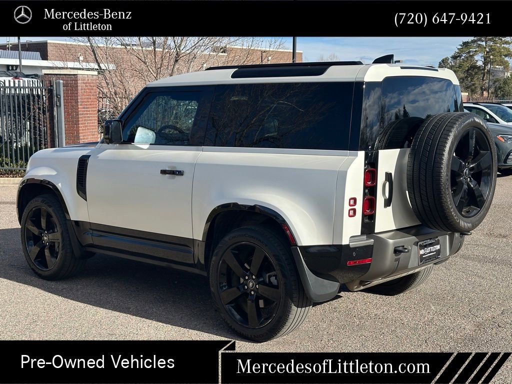 Used 2023 Land Rover Defender 90 X-Dynamic SE image 3