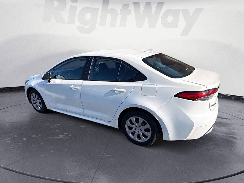 Used 2022 Toyota Corolla LE FWD image 3