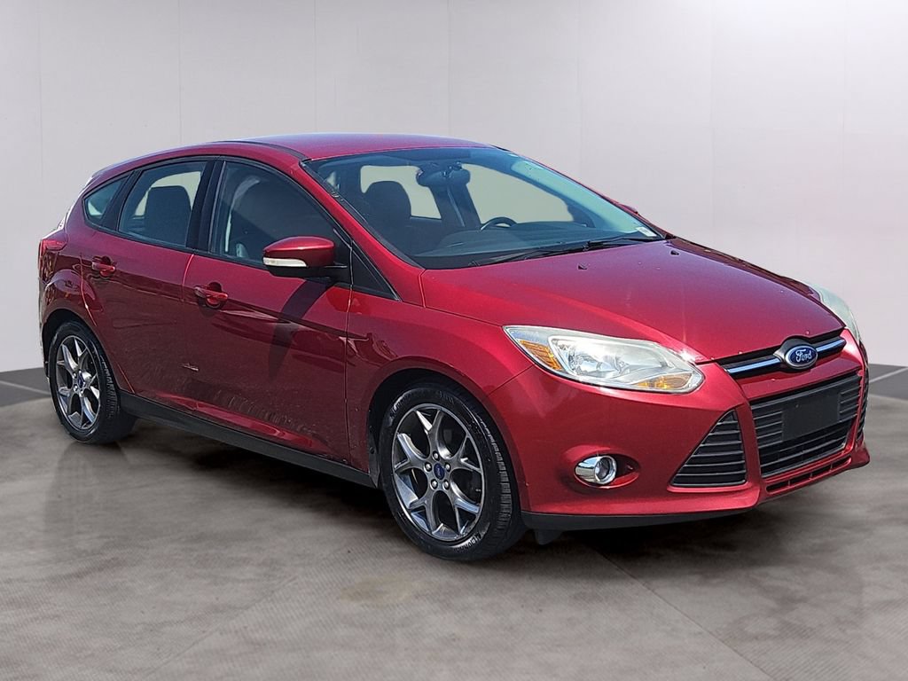 Used 2014 Ford Focus SE w/ Equipment Group 201A FWD image 3
