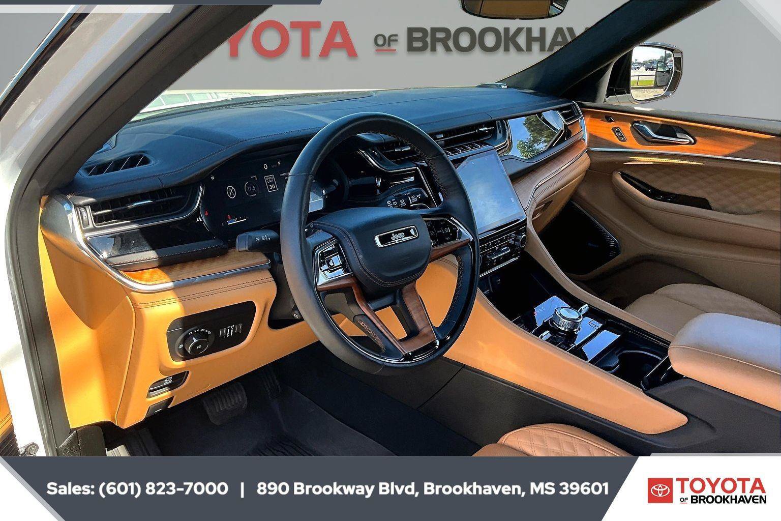 Used 2025 Jeep Grand Cherokee L Summit AWD/4WD image 14