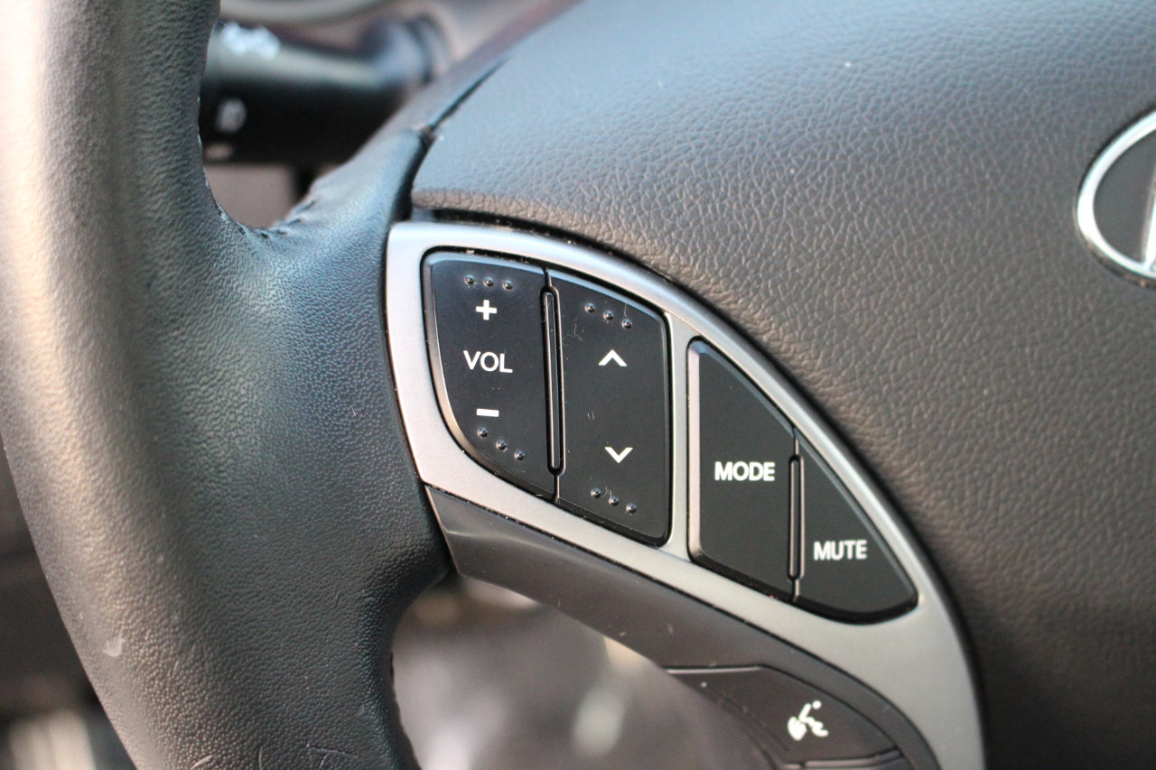 Used 2013 Hyundai Elantra Limited image 19