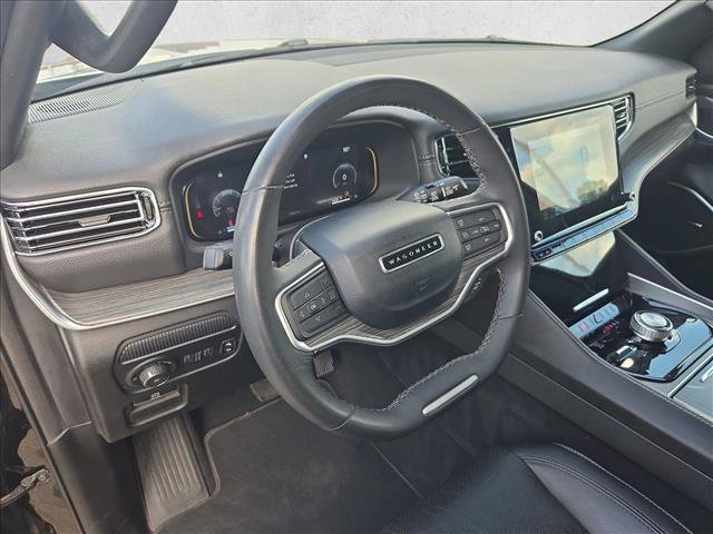 Used 2023 Jeep Wagoneer L Series II AWD/4WD image 10