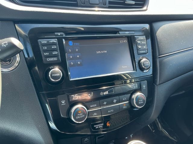 Used 2017 Nissan Rogue SV w/ SV Premium Package image 21