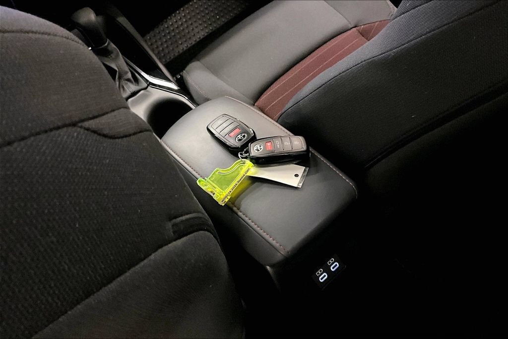 Used 2024 Toyota Corolla SE FWD image 33