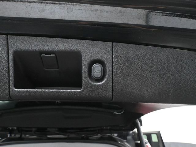 Used 2017 Cadillac Escalade ESV Luxury image 42