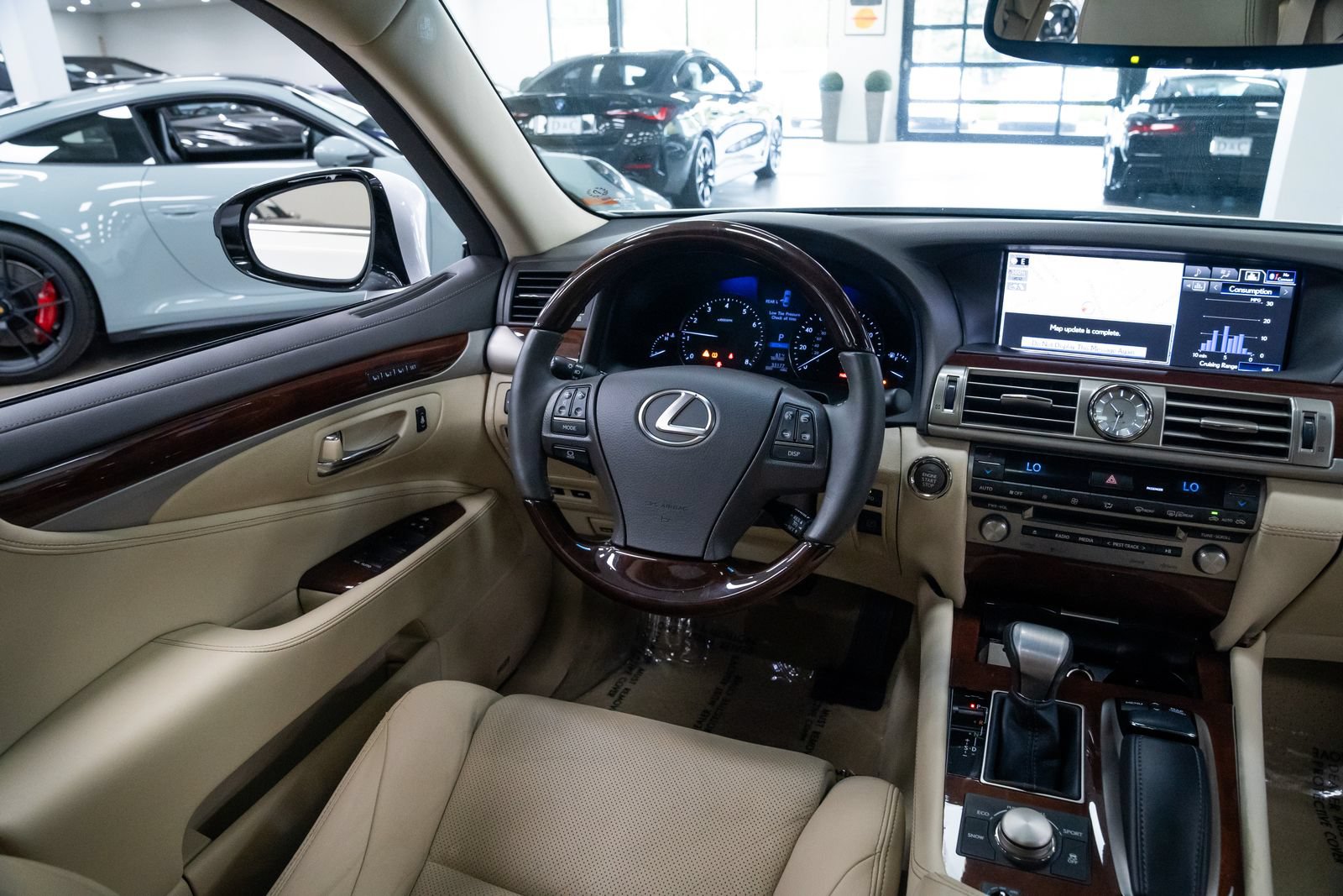 Used 2014 Lexus LS 460 w/ Comfort Package RWD image 10
