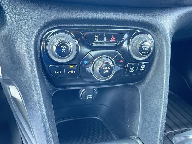Used 2015 Dodge Dart SXT image 17