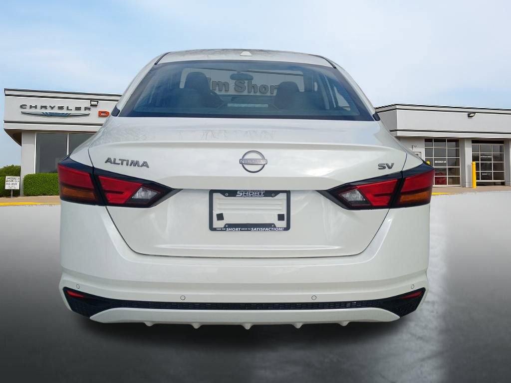 Used 2024 Nissan Altima 2.5 SV image 4