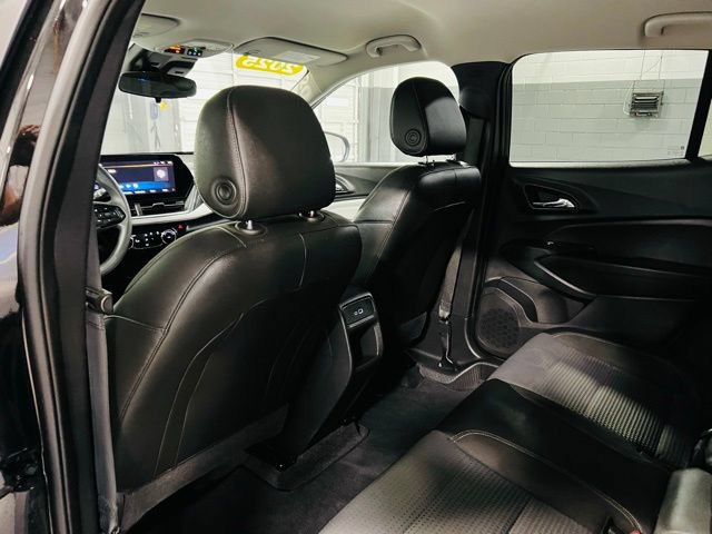 Used 2025 Chevrolet Trax LT FWD image 24