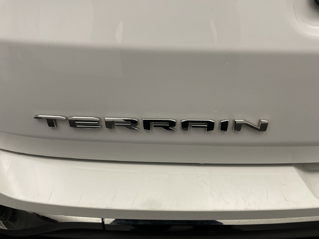 Used 2023 GMC Terrain SLT w/ LPO, Floor Liner Package FWD image 23