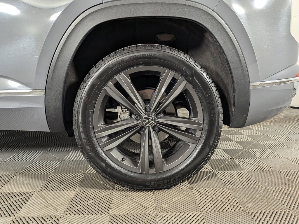 Used 2022 Volkswagen Atlas Cross Sport SEL R-Line image 13