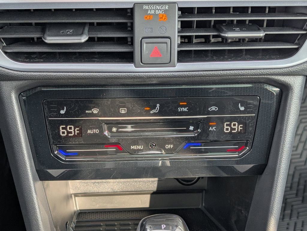 New 2026 Volkswagen Taos SE image 21