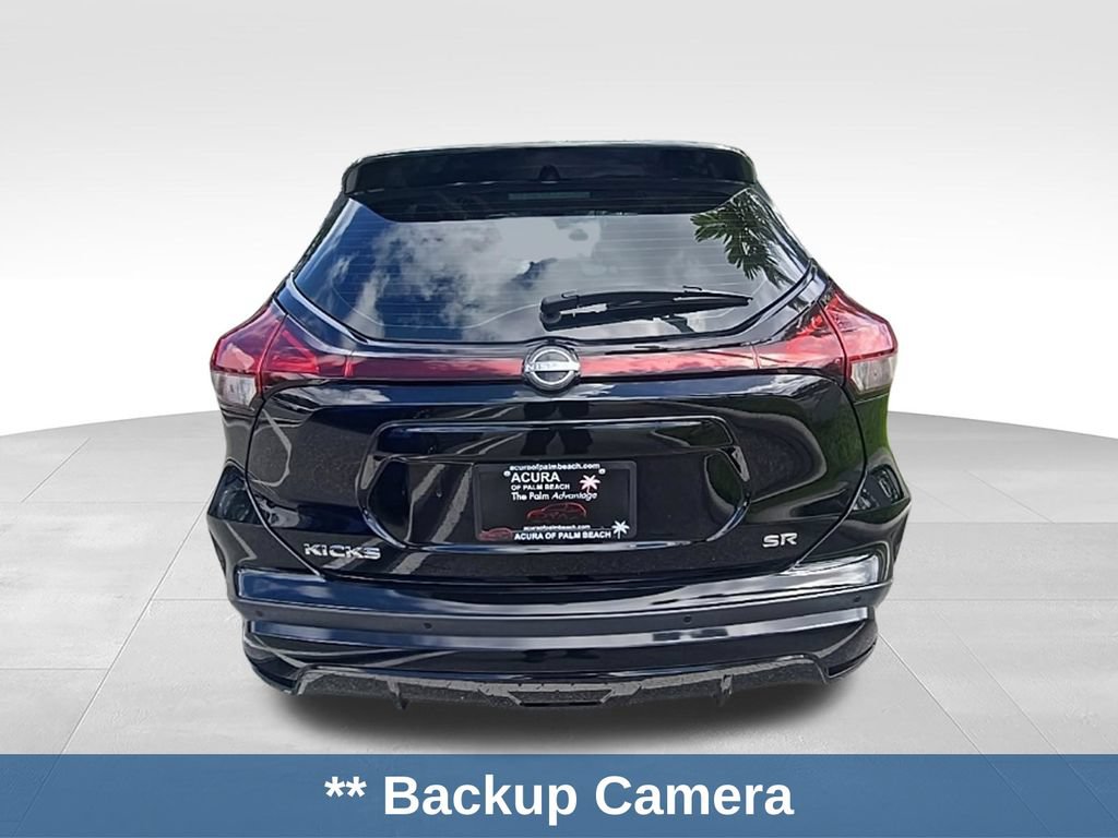 Used 2023 Nissan Kicks SR w/ SR Premium Package FWD image 4