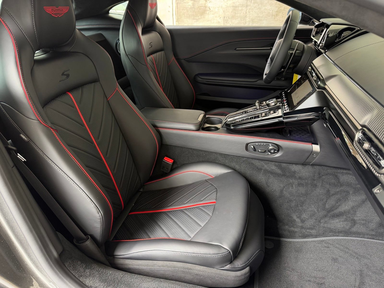 New 2026 Aston Martin V8 Vantage S RWD image 18