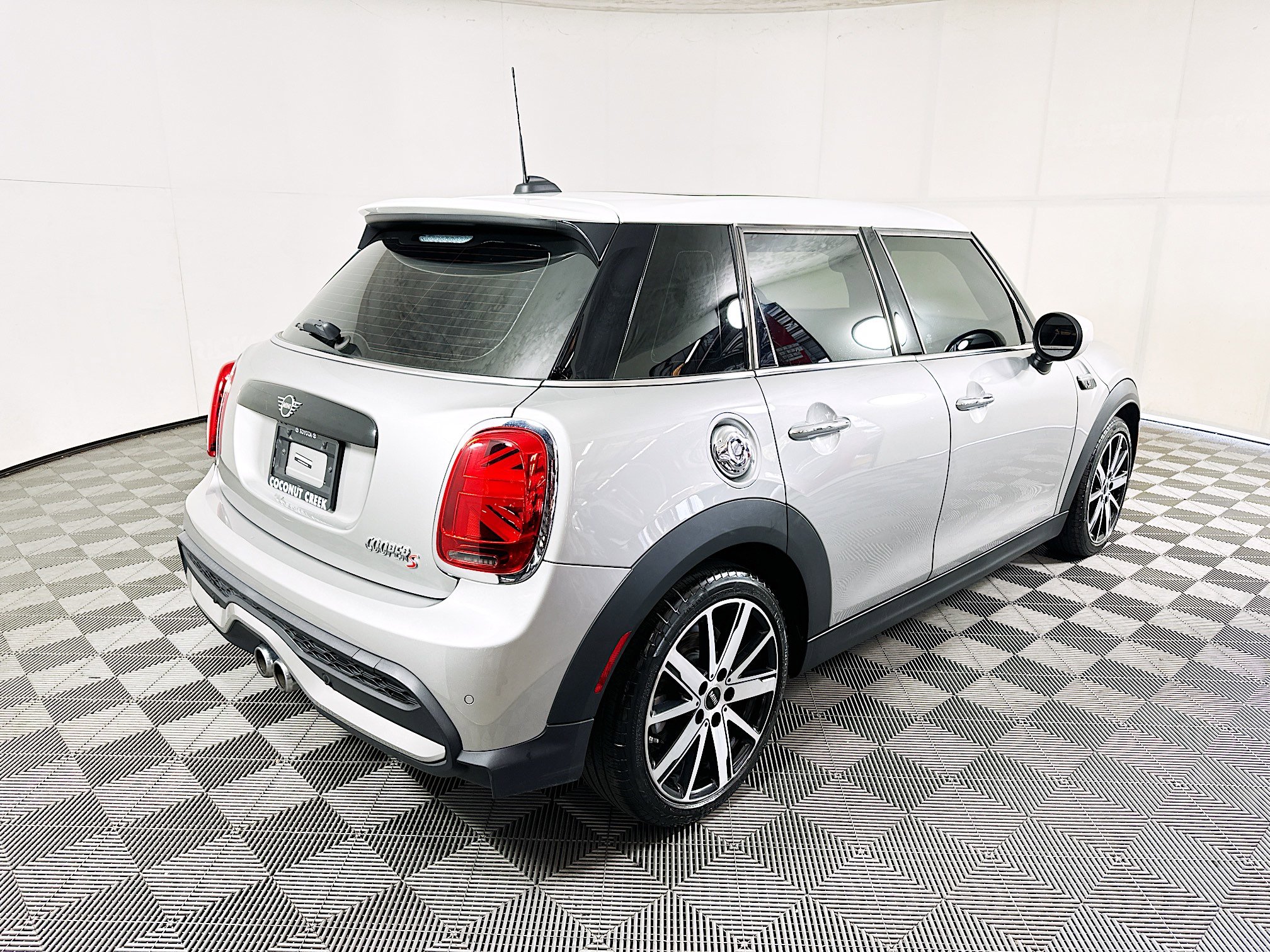 Used 2024 MINI Cooper S image 3