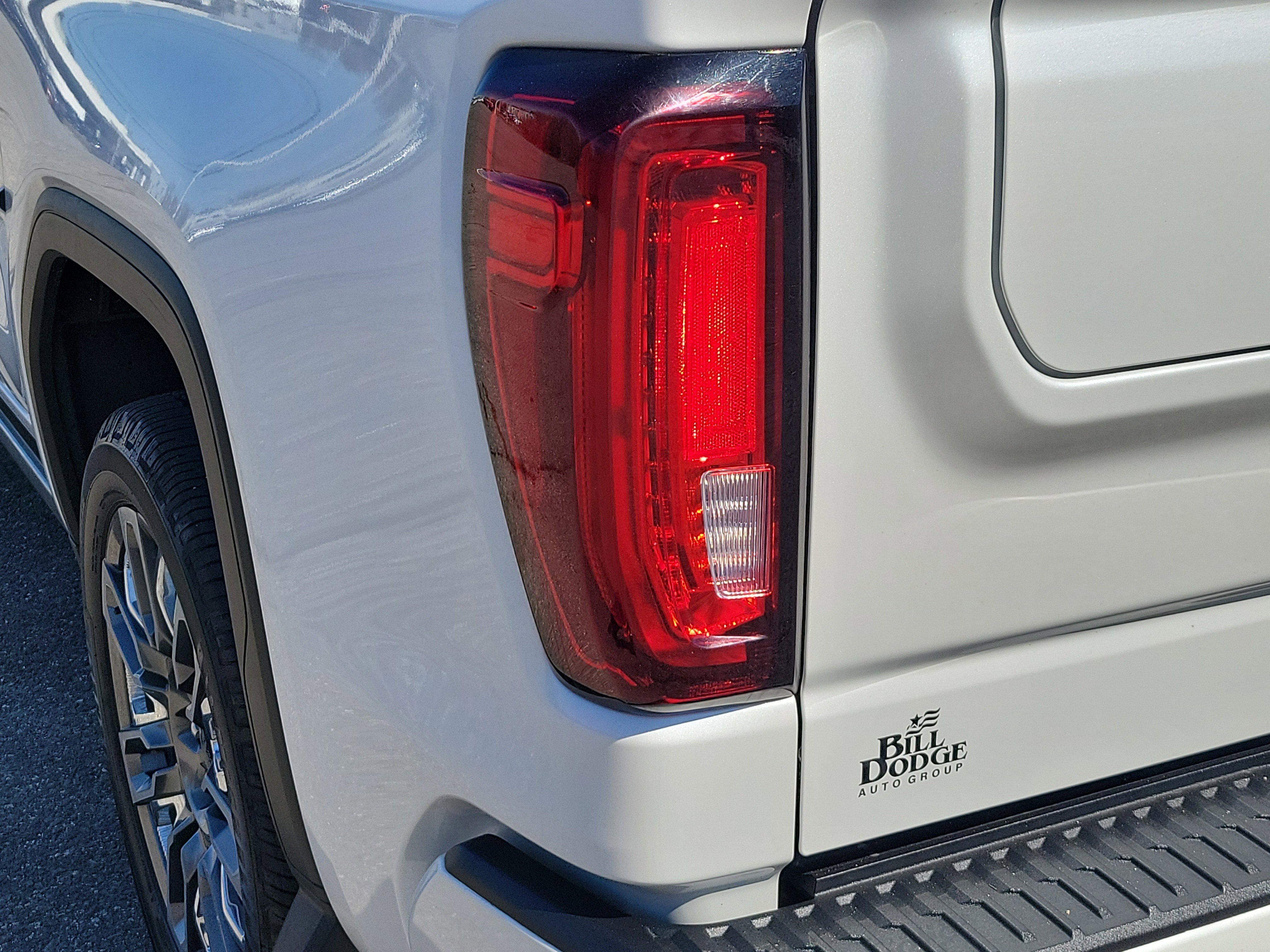 Used 2023 GMC Sierra 1500 Denali Ultimate AWD/4WD image 11