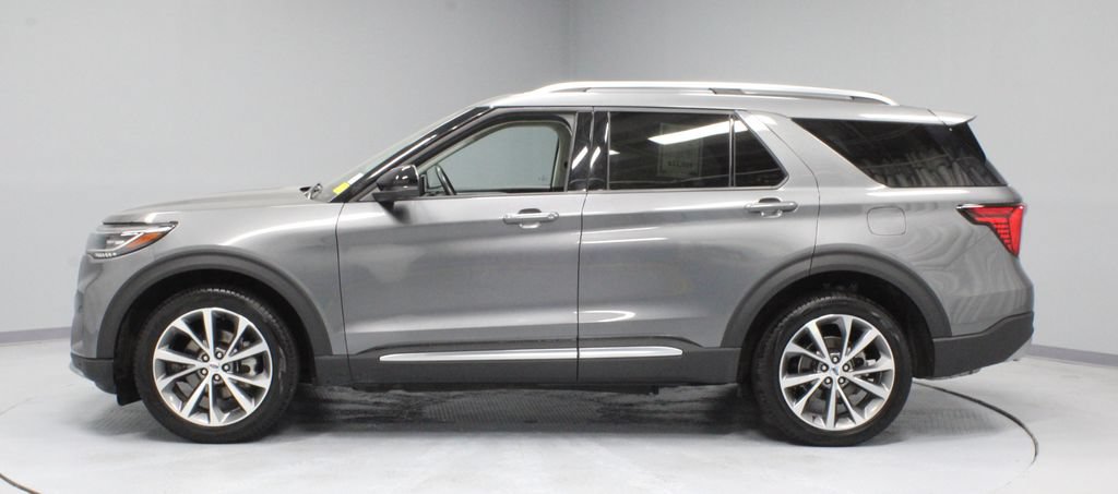Certified 2025 Ford Explorer Platinum w/ Ultimate Package AWD/4WD image 8