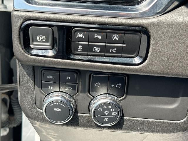Certified 2025 GMC Yukon Denali AWD/4WD image 18