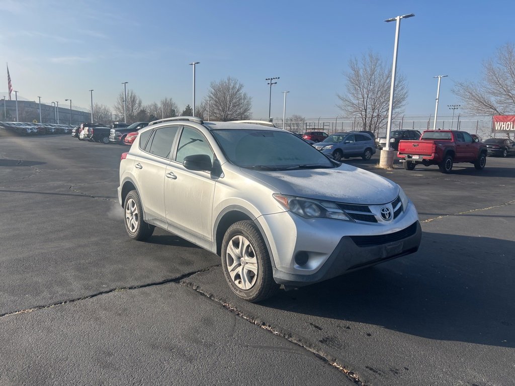 Used 2013 Toyota RAV4 LE image 2