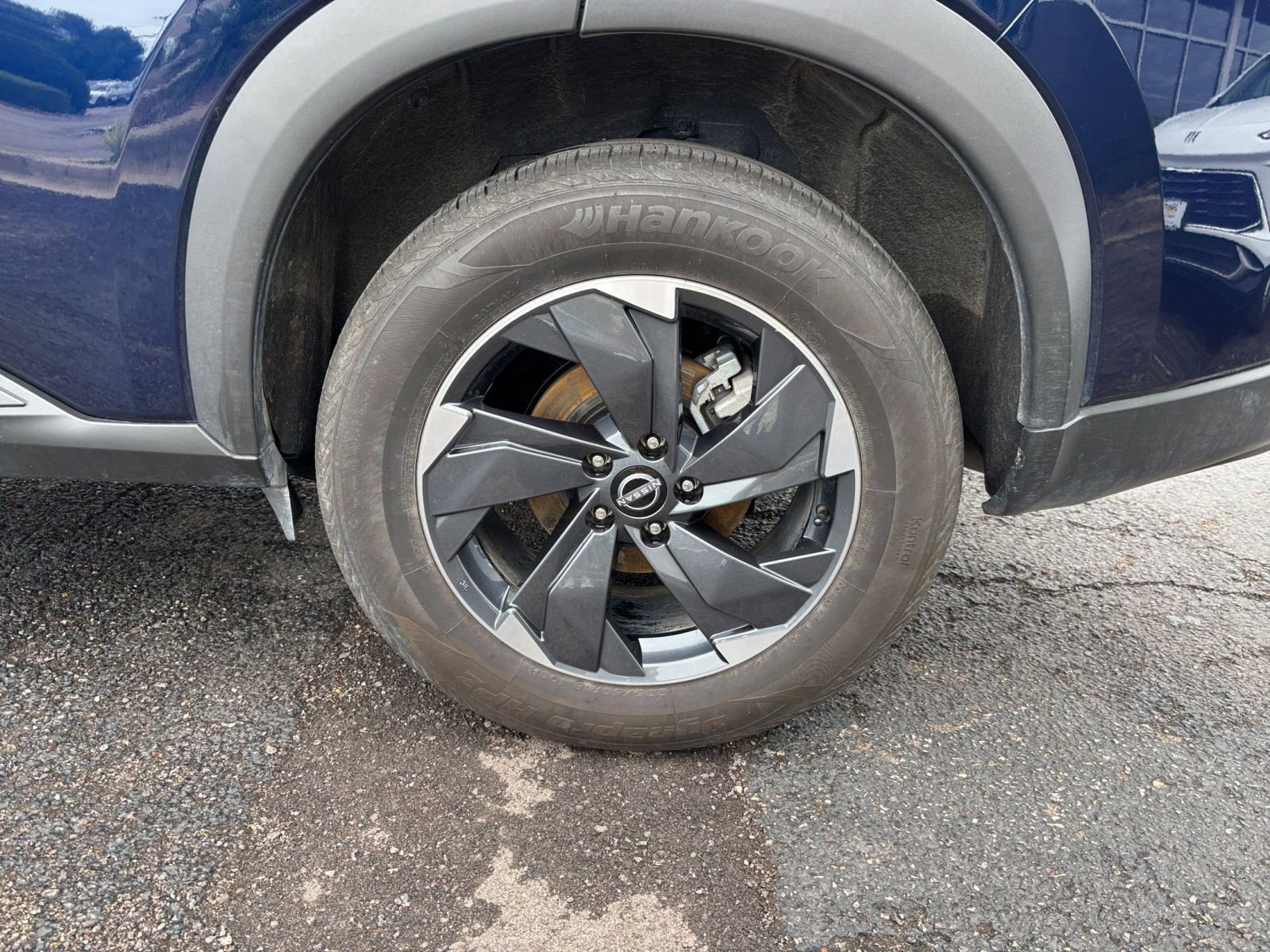Used 2025 Nissan Rogue SV AWD/4WD image 32