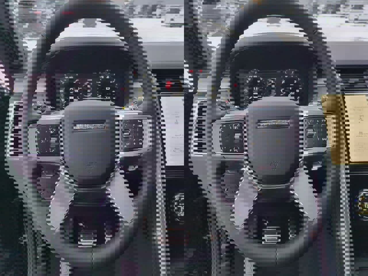 New 2026 Land Rover Discovery Dynamic SE image 24