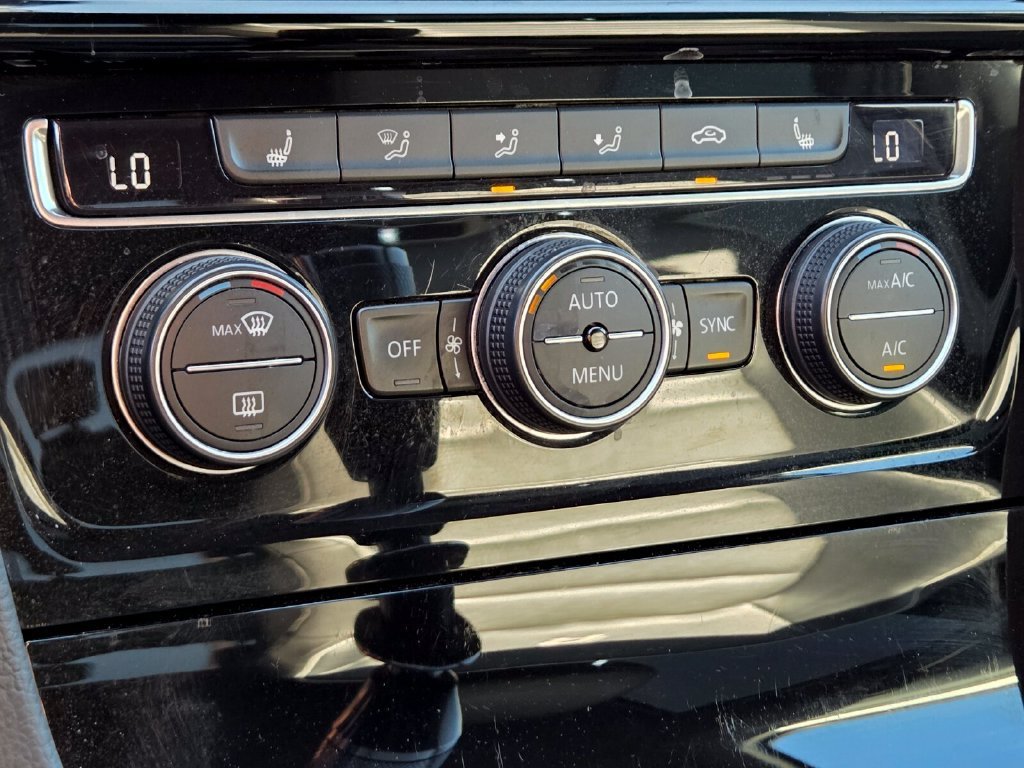 Used 2019 Volkswagen Golf R 4-Door AWD/4WD image 30