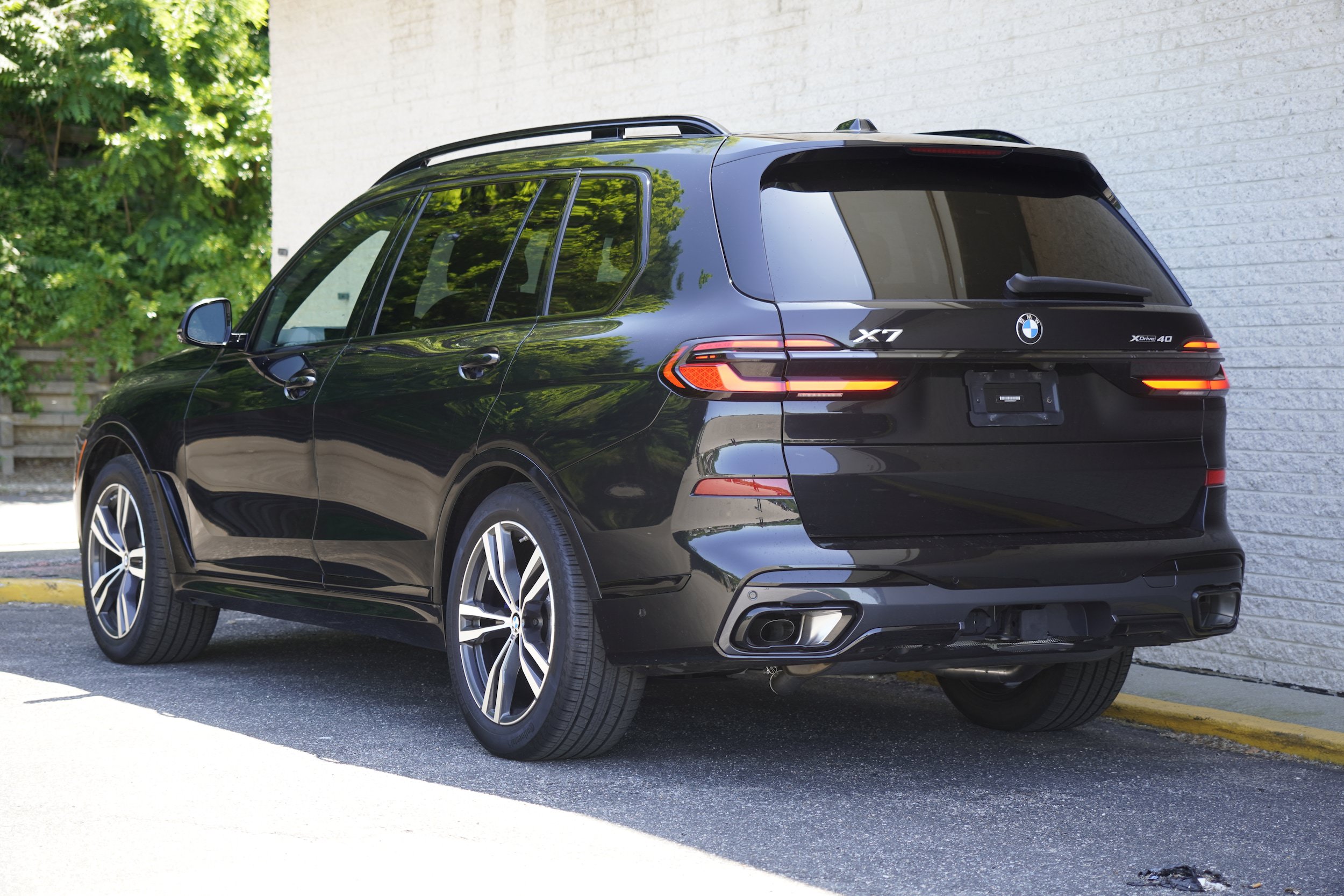 Used 2024 BMW X7 xDrive40i w/ M Sport Package AWD/4WD image 5