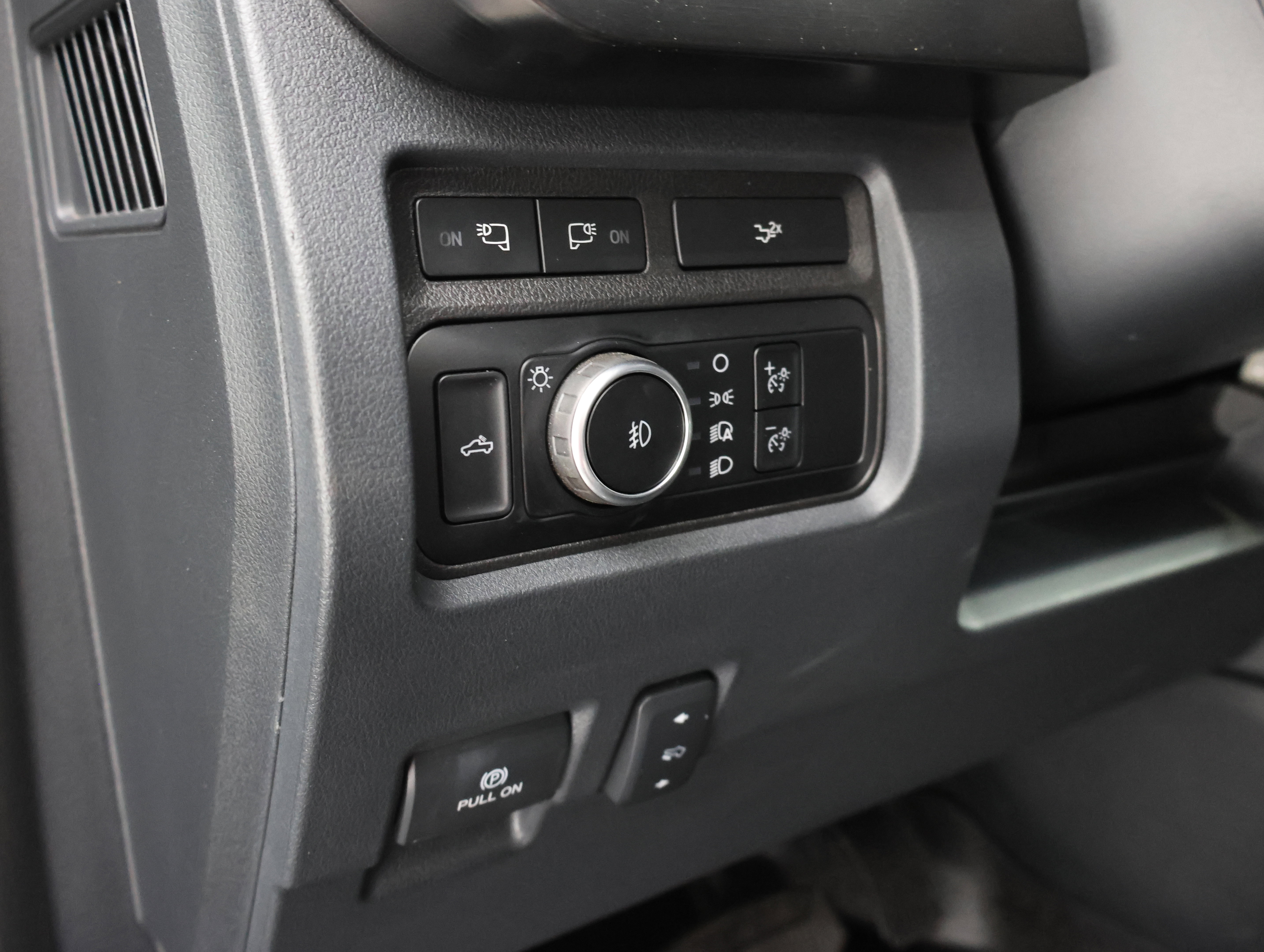 Used 2023 Ford F350 Lariat AWD/4WD image 41