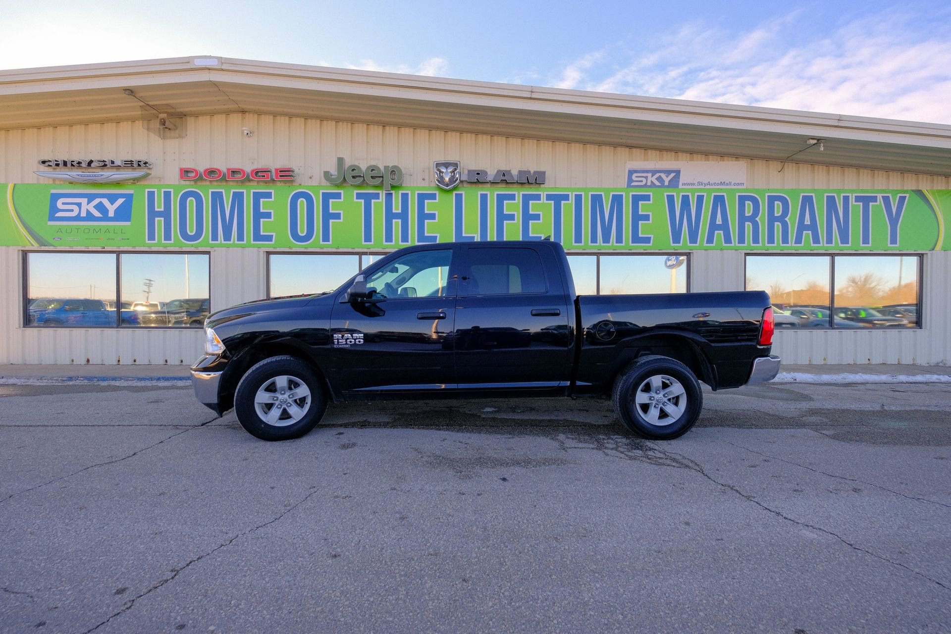 Used 2023 RAM 1500 Classic SLT w/ Trailer & Traction Group image 3