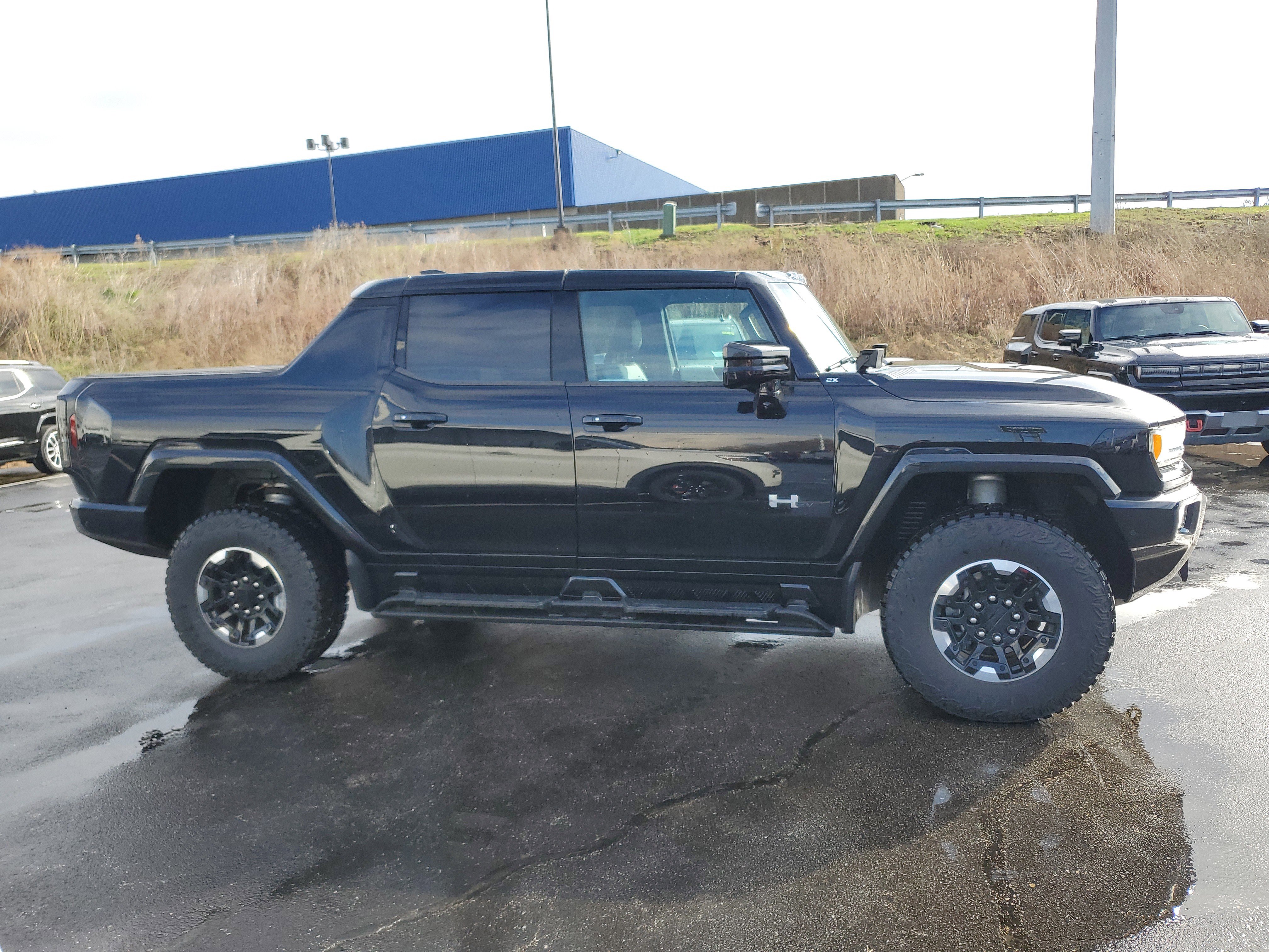 Used 2024 GMC Hummer EV 2X w/ Extreme Off-Road Package image 3