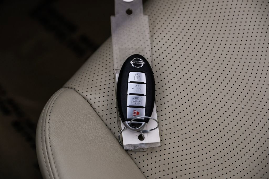 Used 2017 INFINITI Q70 L 3.7 image 60